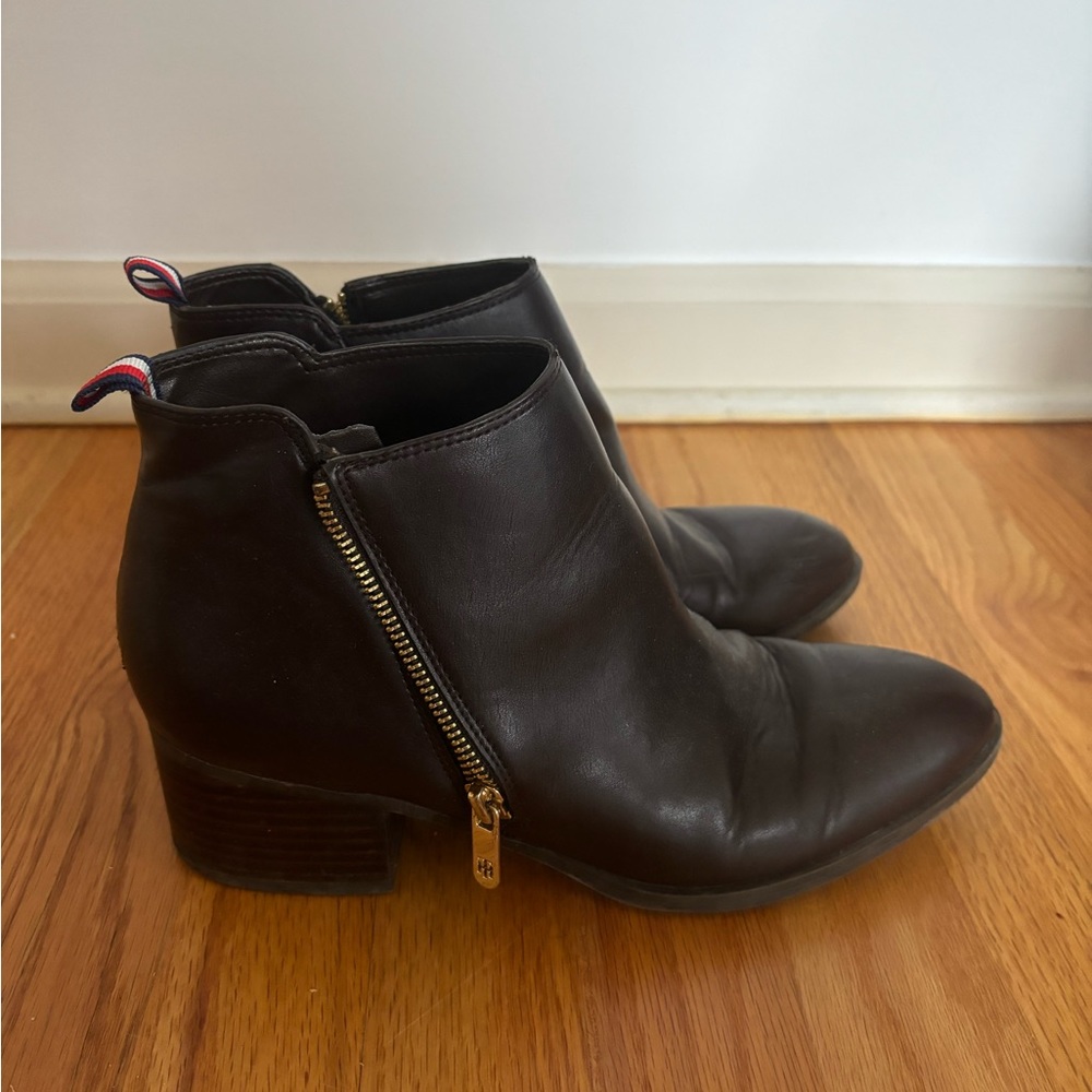 Tommy Hilfiger leather booties, size 8.5, dark brown